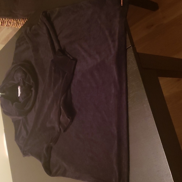 LA VIE EN ROSE Lounge Velour top - Picture 7 of 8